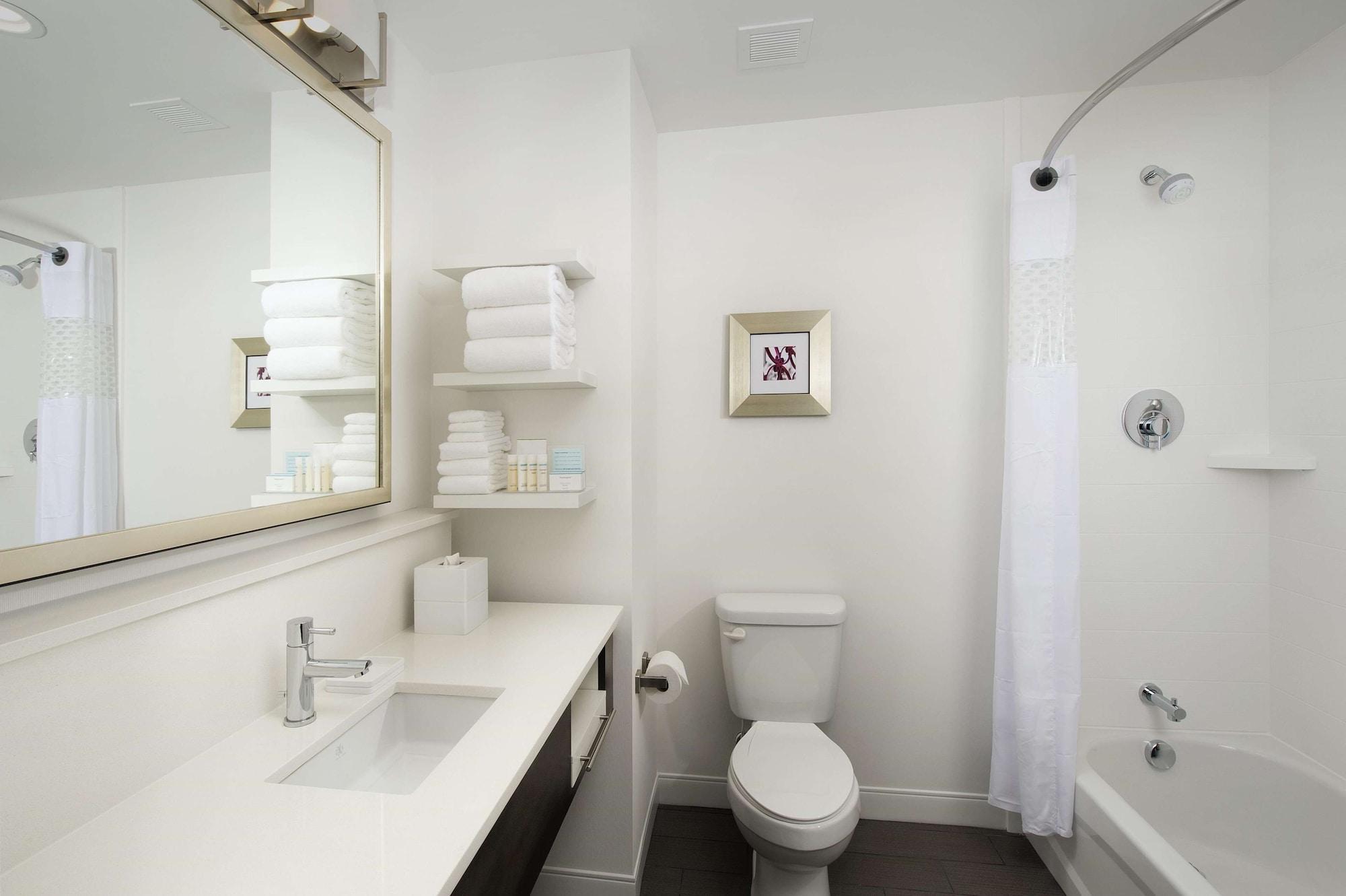 Hampton Inn Louisville East Hurstbourne Экстерьер фото