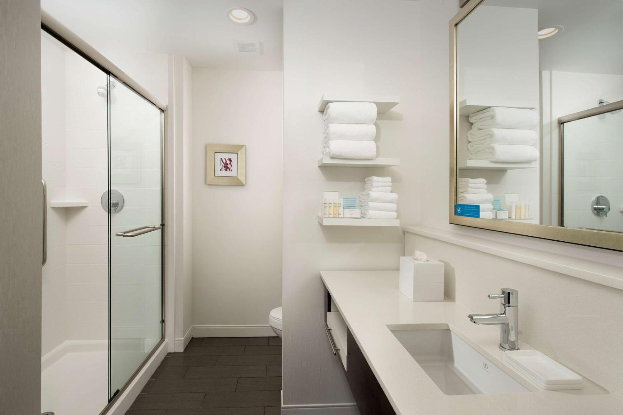 Hampton Inn Louisville East Hurstbourne Экстерьер фото