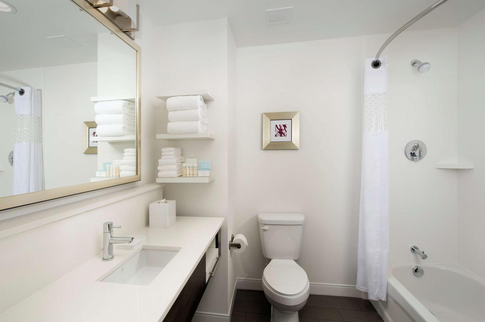 Hampton Inn Louisville East Hurstbourne Экстерьер фото