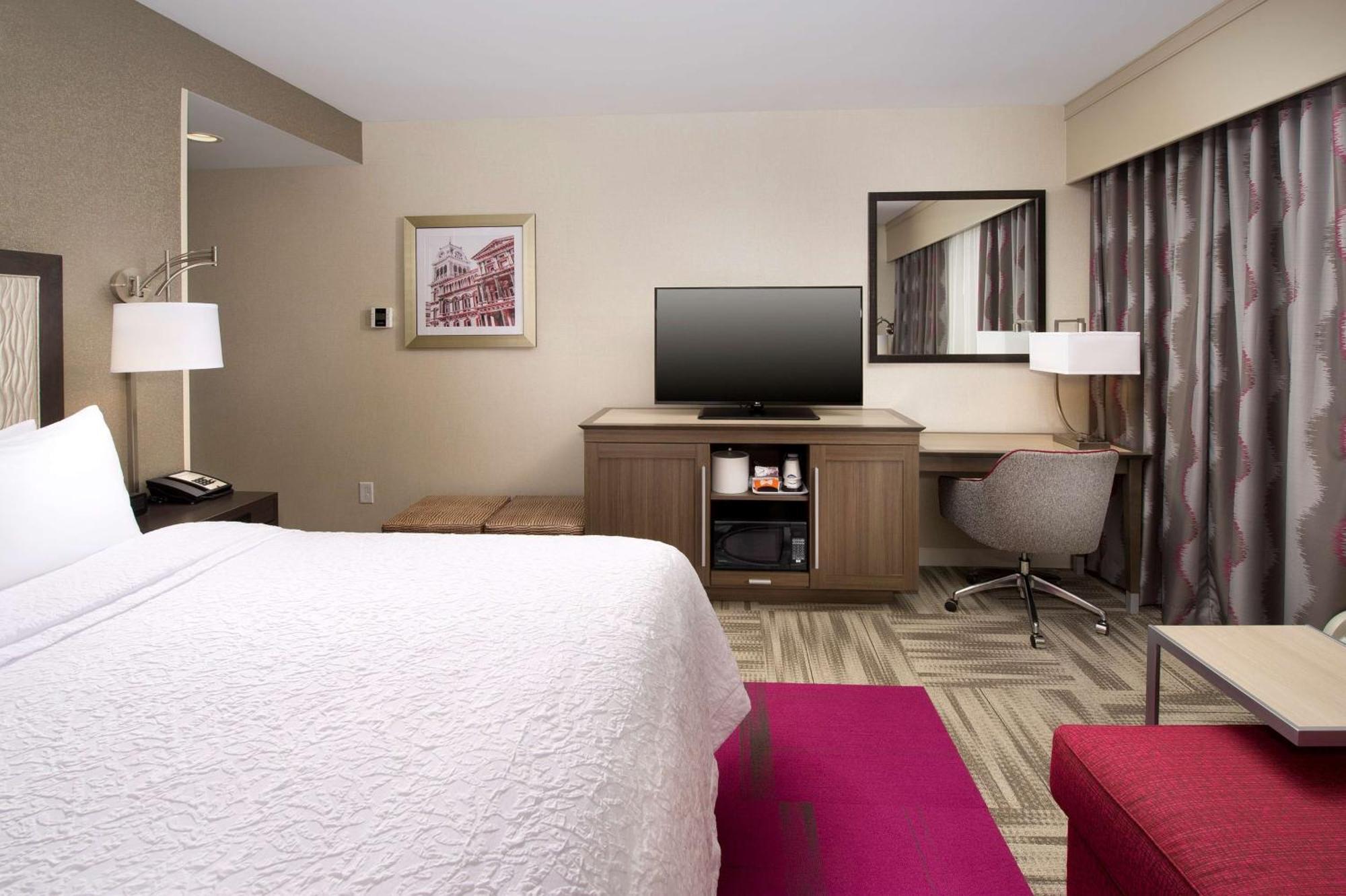 Hampton Inn Louisville East Hurstbourne Экстерьер фото