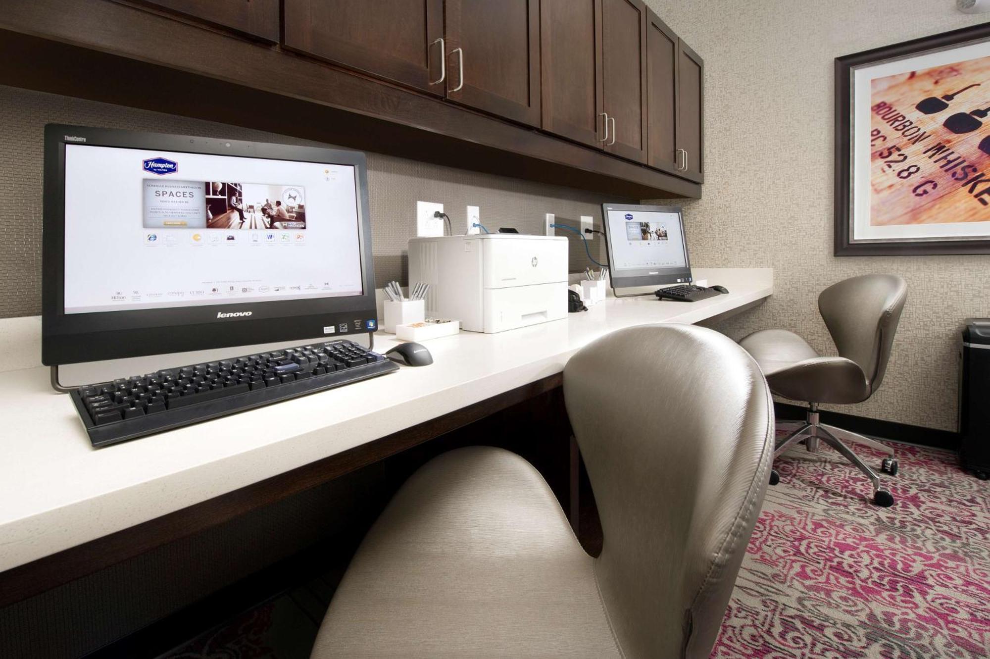Hampton Inn Louisville East Hurstbourne Экстерьер фото