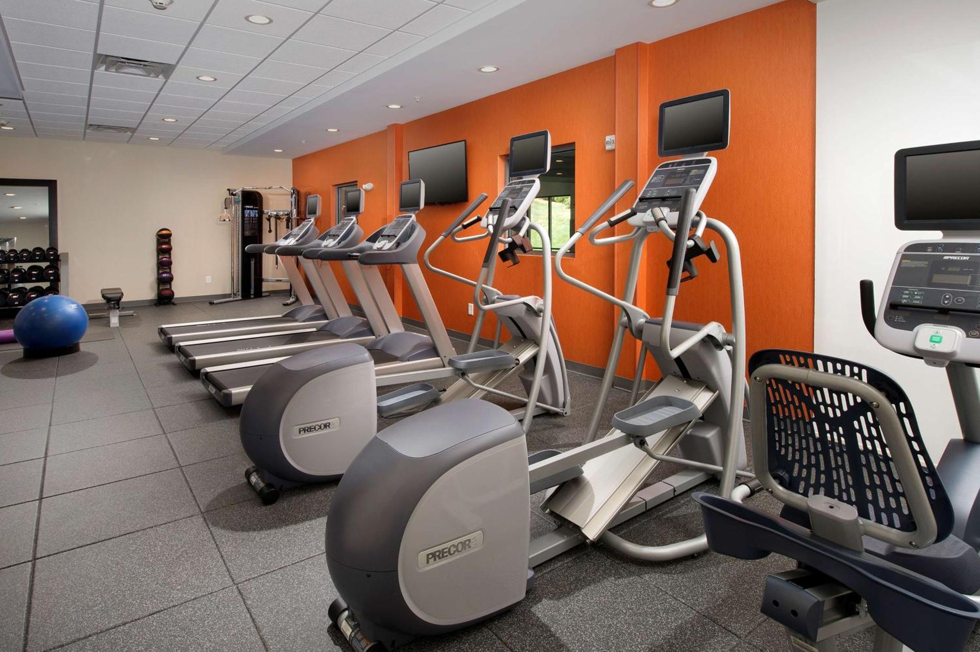 Hampton Inn Louisville East Hurstbourne Экстерьер фото