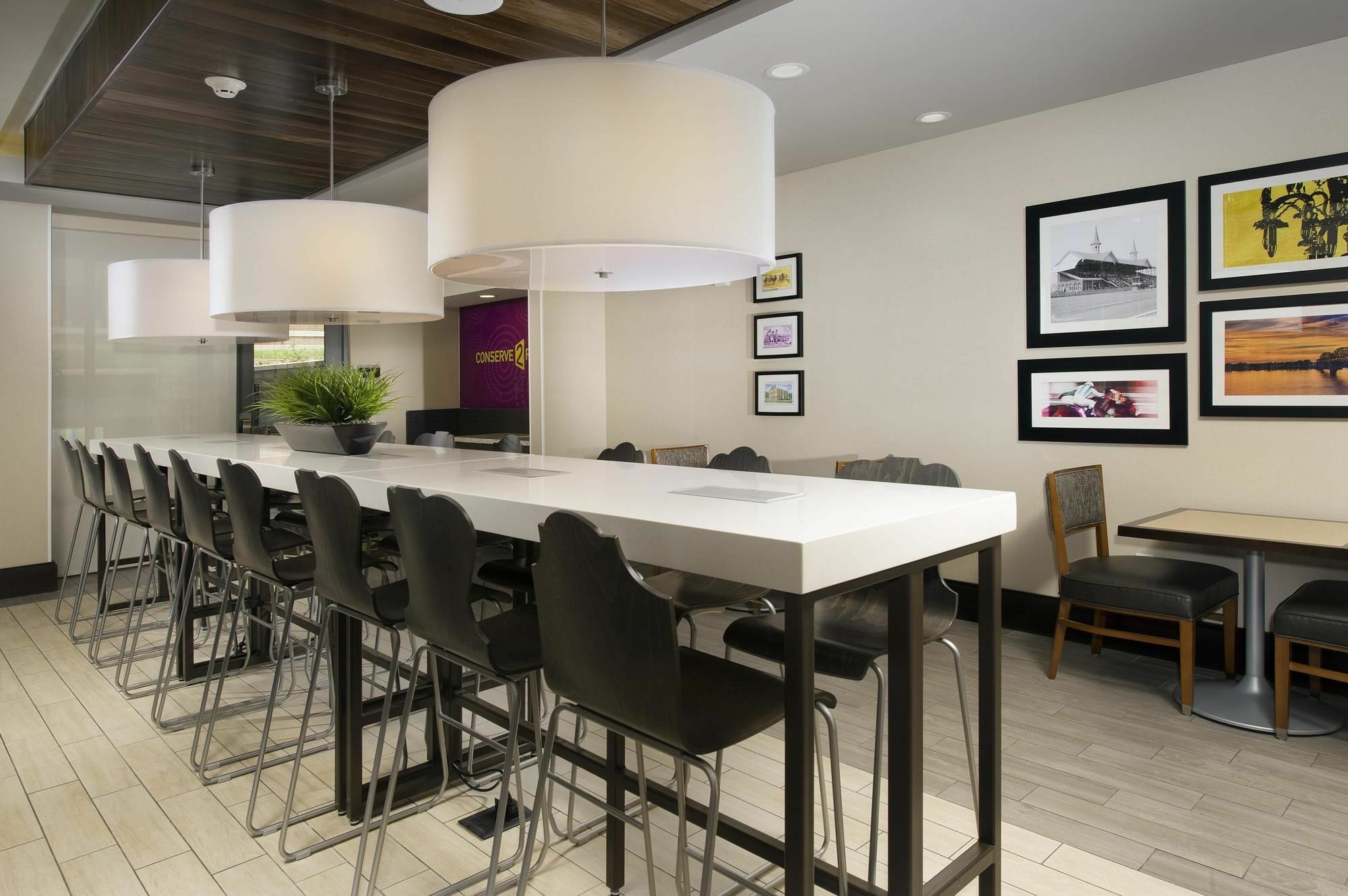 Hampton Inn Louisville East Hurstbourne Экстерьер фото